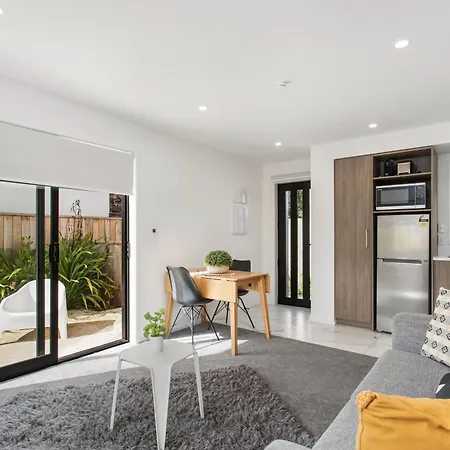 Charming Sunny Warm 10 Mins Cbd Book Now Apartment